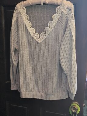 SHEIN Light Gray Ribbed V-Neck Sweater with Lace Trim